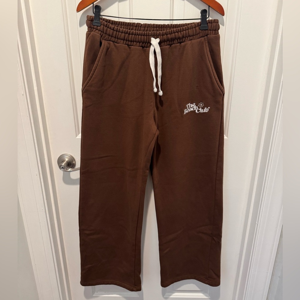 The Beach Club Brown Sweatpants with White Drawstring Size XL